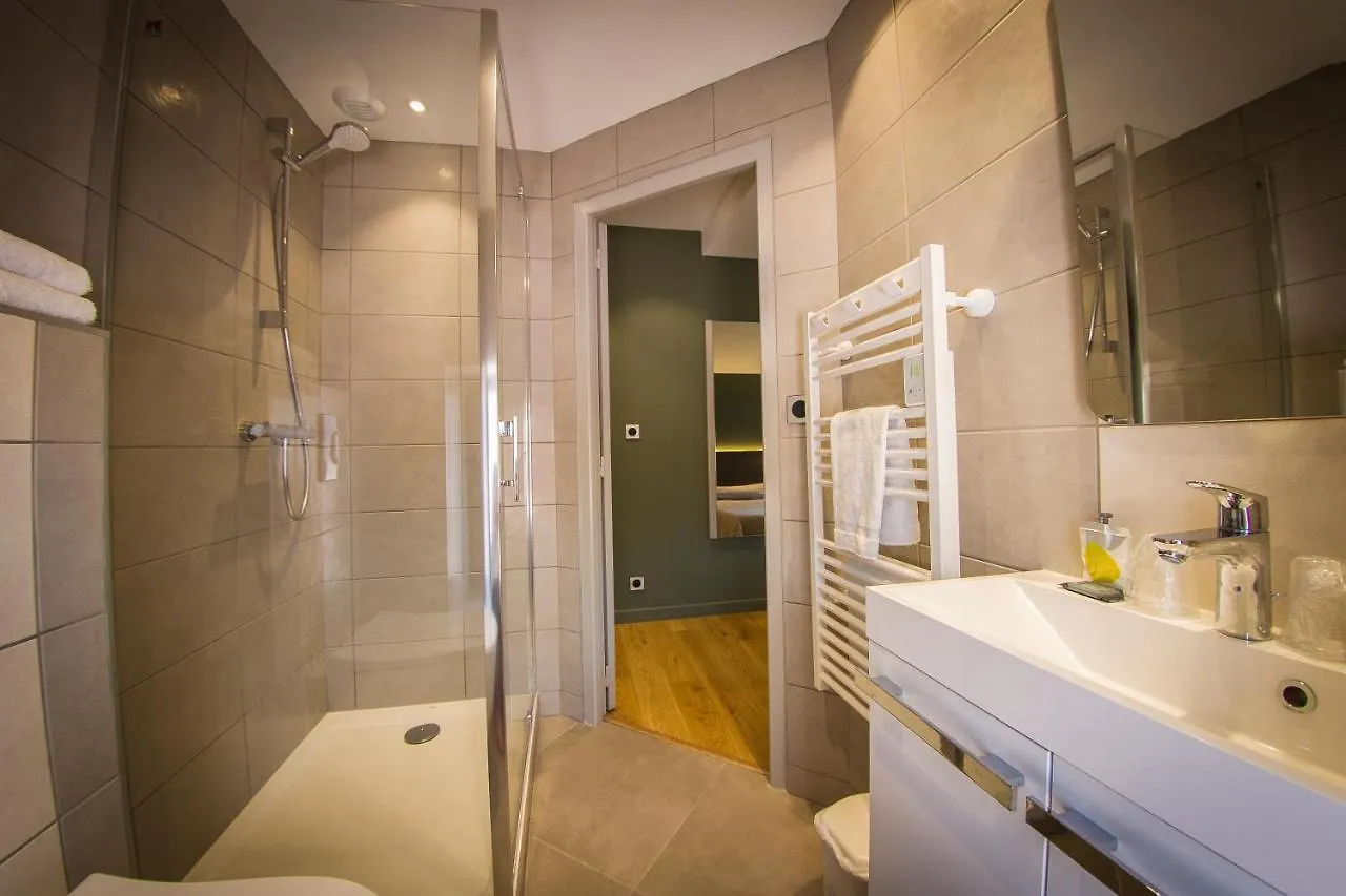 Hotel Le Pont Neuf Saint-Affrique 2*,  France
